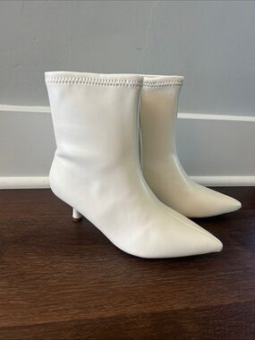 NWT a new day Lonnie White Pointed-Toe Kitten Heel Ankle Boots | White Boot